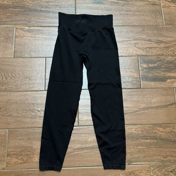 PINK Active Victorias Secret Black Ribbed Leggings 170/72A Sz MEDIUM - Picture 8 of 8